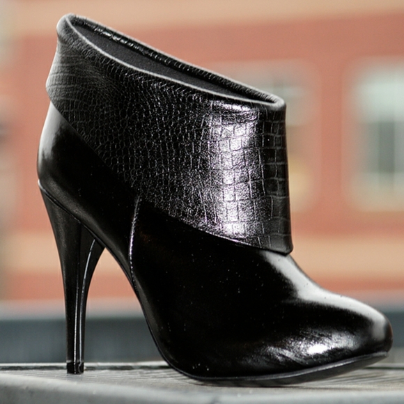Black Leather Ankle Bootie NEW! - Picture 3 of 11